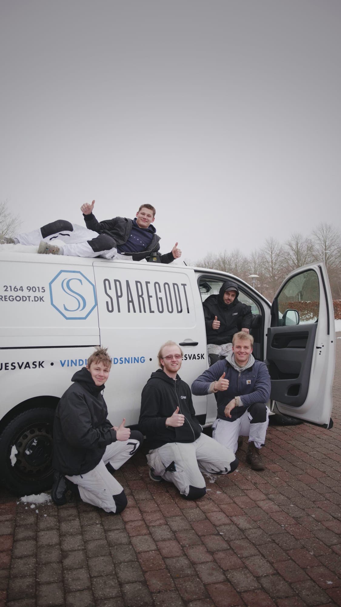 Sparegodt teamet ved firmabil